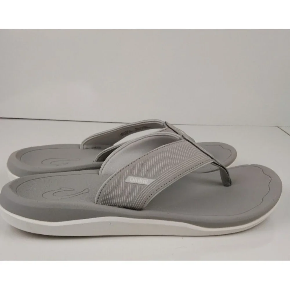 OluKai Ahi Kai Sandals Flip Flops Men's Size 9 Ash Grey